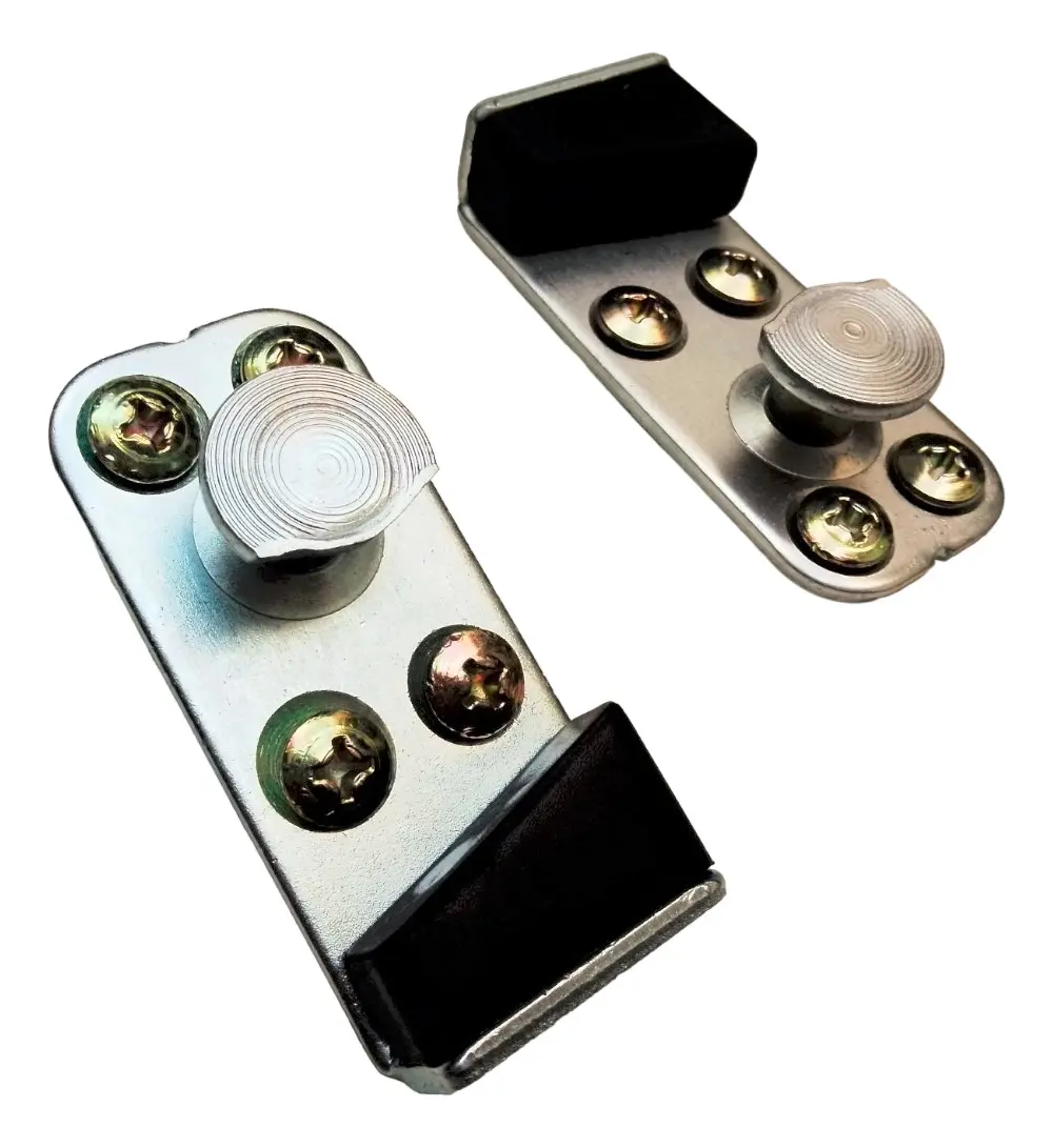 PAR DE CONTRA CHAPA CON TORNILLOS PARA PUERTA DE VW SEDAN VOCHO - Image 3