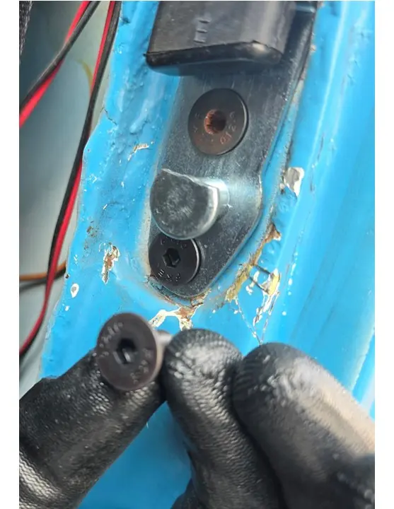 JUEGO DE 4 TORNILLOS ALLEN PARA CONTRA CHAPA DE VW COMBI - Image 3