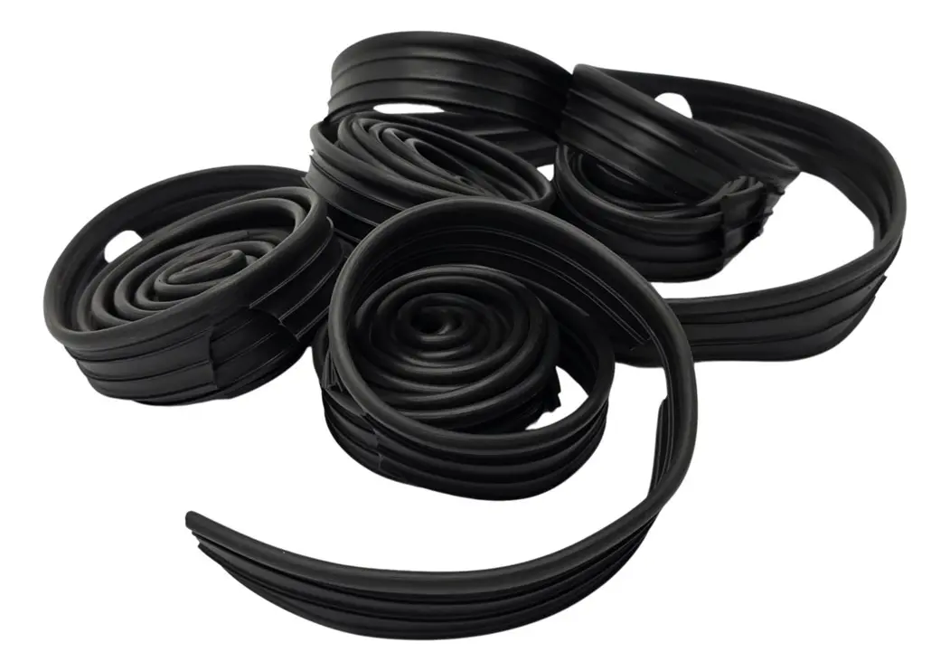 JUEGO DE 4 VIVOS SALPICADERA NEGROS PARA VW SEDAN VOCHO - Image 2