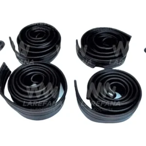 KIT DE JUEGO DE VIVOS SALPICADERA NEGROS Y PAR DE REJILLAS LATERALES VW PARA SEDAN VOCHO