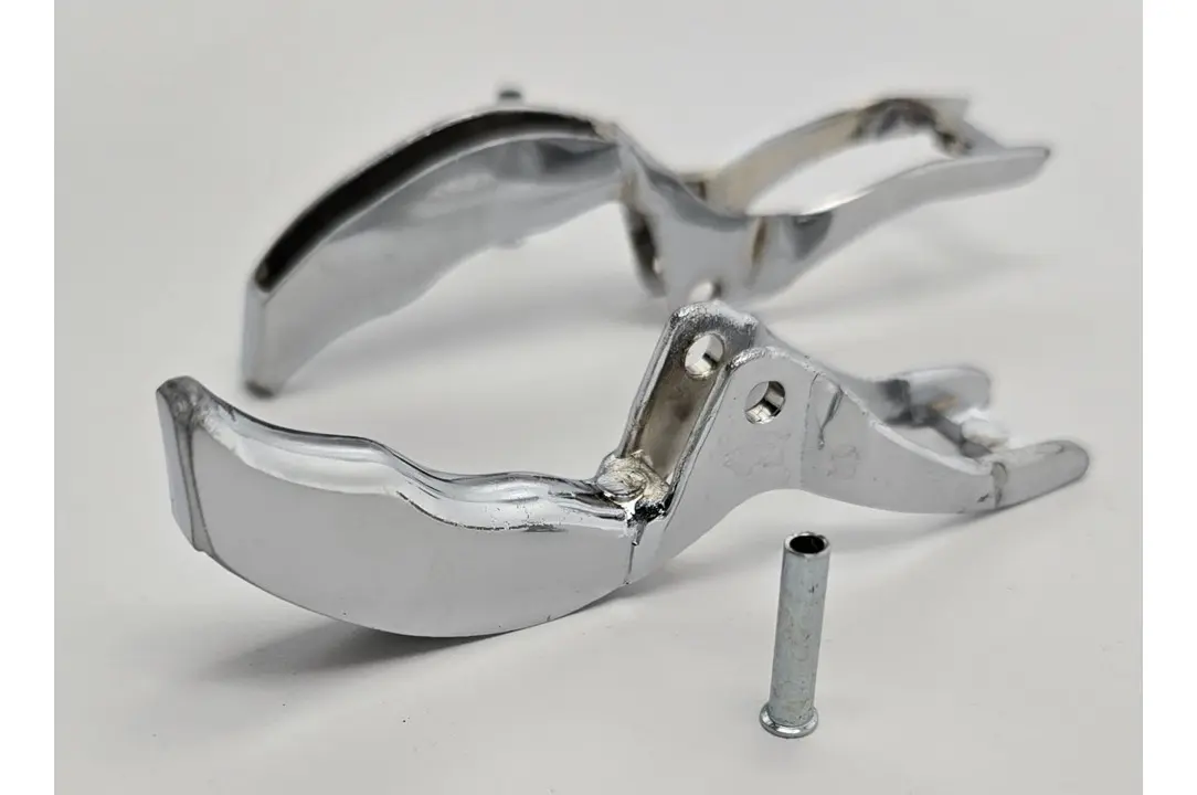 PAR DE GATILLOS DELANTEROS CROMADOS PARA MANIJA EXTERIOR DE PUERTAS DE VW SEDAN VOCHO - Image 3