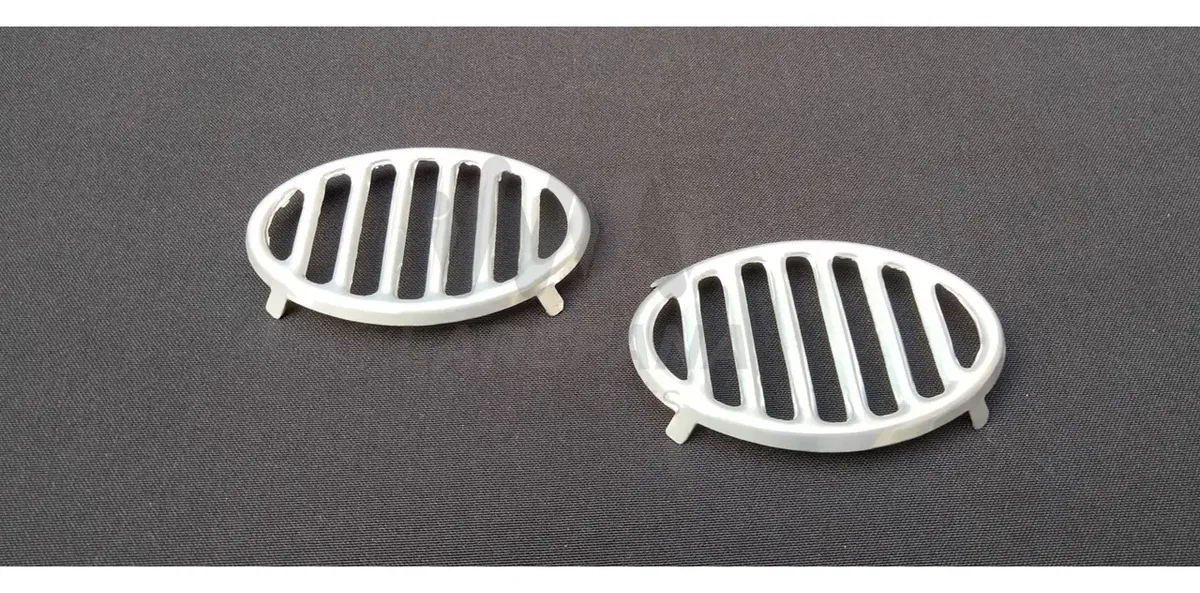 PAR DE REJILLAS DE SALPICADERA PARA VW SEDAN VOCHO MOTOR 1200 - Image 3